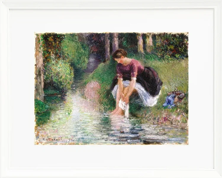 Camille Pissarro - Frau wäscht ihre Füße in einem Bach 1894 | Giclée Kunstdruck gerahmt