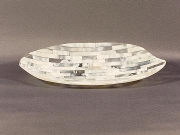 Glasschale oval, hellbeige mit kurzen Mosaikstreifen