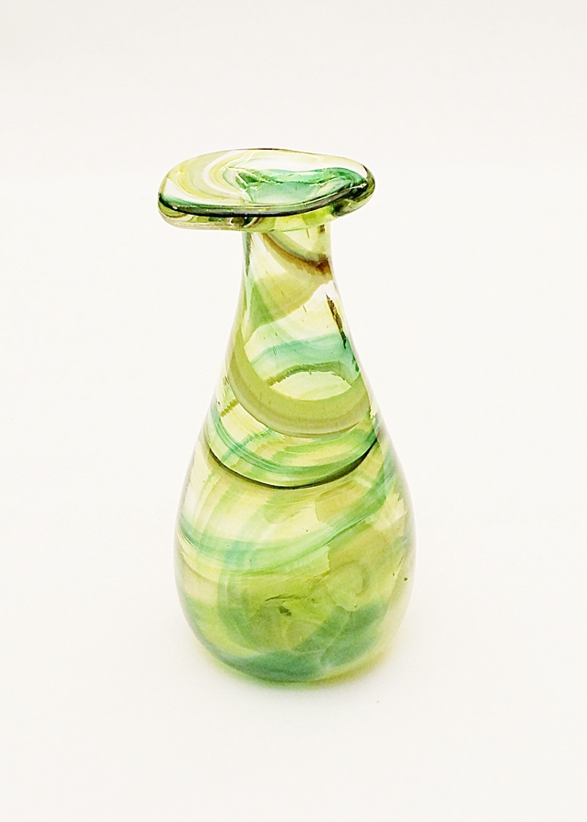 Glassvase forår, klar med grønne striber