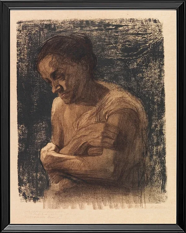 Käthe Kollwitz – Halbfigur einer Frau mit verschränkten Armen 1905 | Giclée Kunstdruck gerahmt