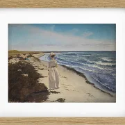 Laurits Andersen Ring – Dame am Strand von Karrebæksminde, Seeland 1898 | Giclée Kunstdruck gerahmt