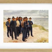 Michael Ancher - Skagen Fischer am Strand mit Blick aufs Meer 1925 | Giclée Kunstdruck gerahmt
