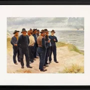 Michael Ancher - Skagen Fischer am Strand mit Blick aufs Meer 1925 | Giclée Kunstdruck gerahmt
