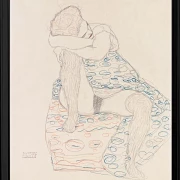 Siddende figur med samlet nederdel - 1910